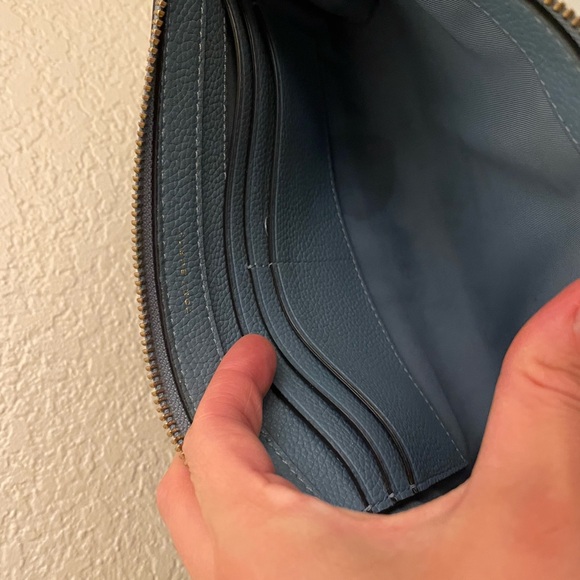 Tory Burch Mini Everly Blue Crossbody Bag with Gold Chain - Picture 6 of 7